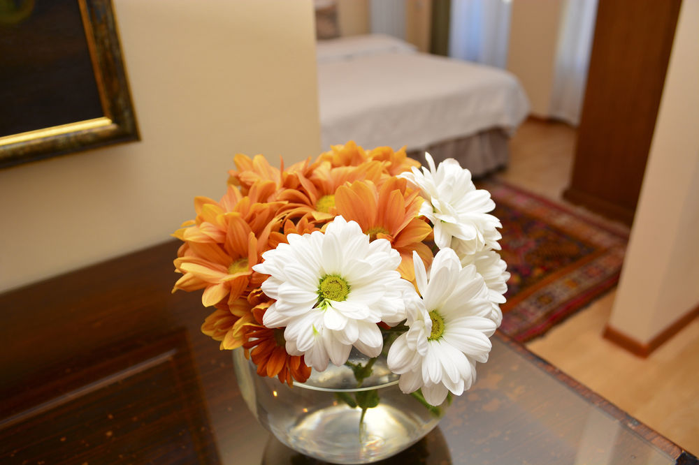 Urban Lodge Hotel Rooms And Suits Tbilisi Exterior foto